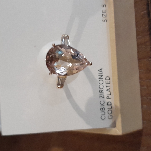 Charter Club Beautiful Ring /gold plated cubic zirconia teardrop - Picture 8 of 8